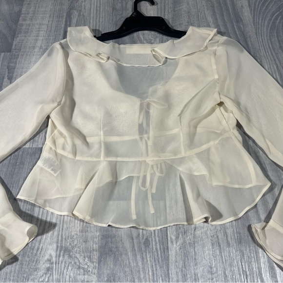 No Boundaries Ivory Ruffle Tie-Front Crop Top  Blouse; Medium, NEW - Picture 12 of 12